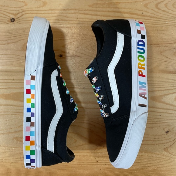 Vans Ward Pride I AM PROUD Skateboard Shoes
Size Woman's 10.5
Black Rainbow - Picture 8 of 10